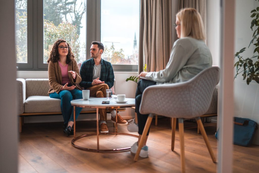 patients sitting with their therapist at valor behavioral health during a trauma therapy session in atlanta